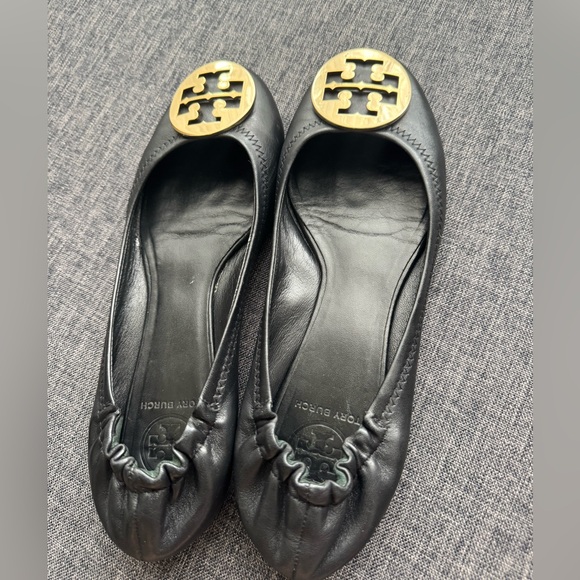 Tory Burch Black Leather Reva Logo Ballet Flats - Size 9 - Picture 4 of 14